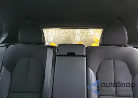 2022 Volvo Xc40 T5 R-Design z USA, uszkodzony, nr VIN YV4162UM4N2700415